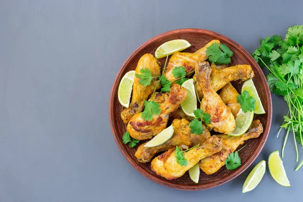 Indian Chicken Tandoori Marinated Greek Yogurt Spices Served Lime Wedges — Stock Photo, Image