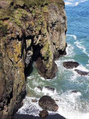 Yaquina Head'de engebeli kayalıklar