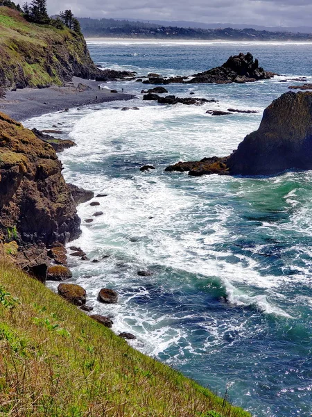 Ruige kliffen bij Yaquina Head — Stockfoto