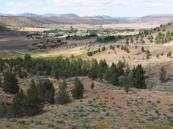 Una Vista Hacia Abajo Colinas Valle Agrícola Pequeña Comunidad Rural — Foto de Stock