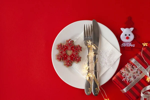 Cenário Mesa Festivo Para Christms Com Caixas Presente Prato Garfo — Fotografia de Stock