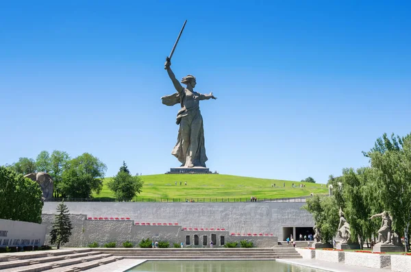 ヴォルゴグラード ロシア 2018 祖国は呼ぶ ママエフ 丘上の記念碑 ヴォルゴグラード 旧スターリングラード ロシアの複雑な記念 — ストック写真