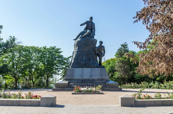 纪念碑在 Malakhov Kornilov 的死亡的站点 塞瓦斯托波尔的防御司令员 在克里米亚 — 图库照片