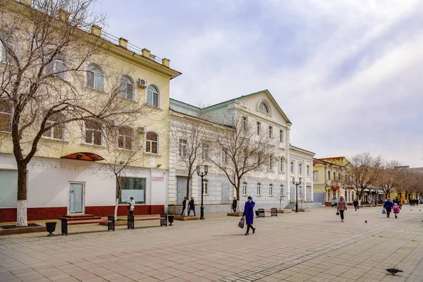 Felhős Tavasz Városban Orenburg Oroszország Április 2019 Sovetskaya Street Építészet — Stock Fotó