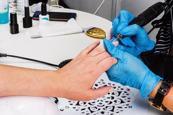 Nail Salon Hands Client Master Close Nail Treatment Cutter — 图库照片