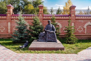 Saraktash, Rusya - 1 Ekim 2020 Verkhotursky 'nin kutsal Simeon Anıtı