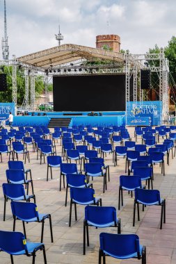 Orenburg, Rusya - 23 Ağustos 2020: Uluslararası Film Festivali 'nin ana sahnesi ve ekranı 