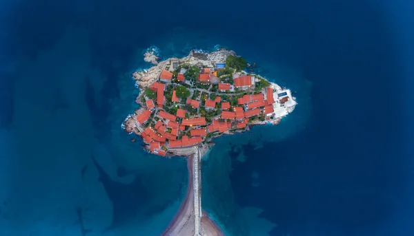 Vista aérea de la isla de Sveti Stefan Budva — Foto de Stock
