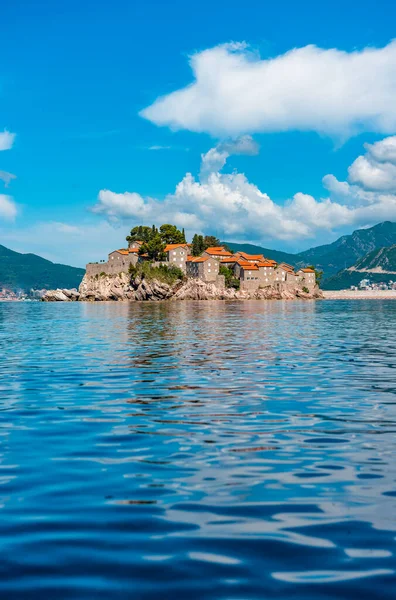 St. Stefan luxe eiland resort in Montenegro — Stockfoto