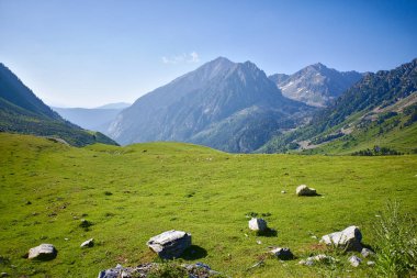 Gerber Valley, Pyrenees dağ manzarası. Catalunya
