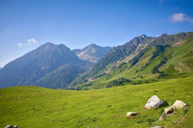 Gerber Valley, Pyrenees dağ manzarası. Catalunya