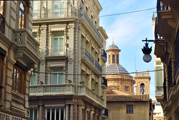 バレンシアの歴史中心部には平和通りの建物 — ストック写真