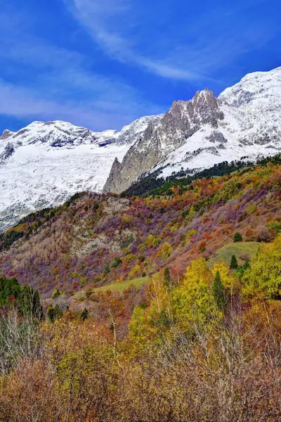 Χιόνι Φθινόπωρο Στην Κοιλάδα Όπως Αυτά Aragon Ισπανία — Φωτογραφία Αρχείου