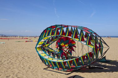 Göz şekli ile büyük uçurtma