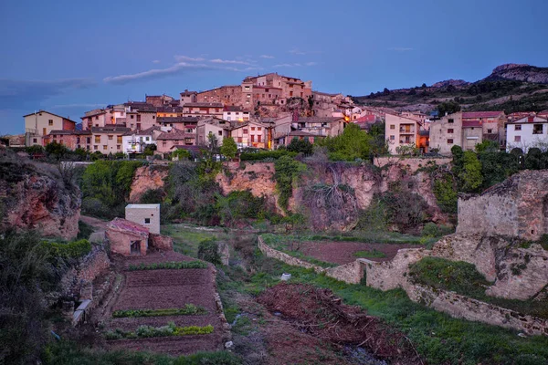 Village de Huerta et Beceite au crépuscule. Espagne — Photo