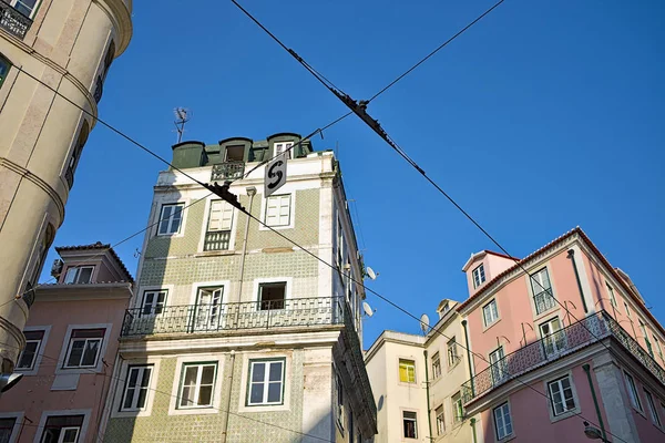 リスボンのトラムの電気ケーブル — ストック写真