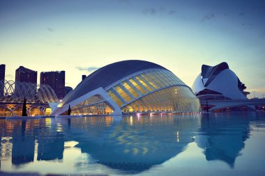 Sanat ve Bilim Müzesi'nde gün batımı.Valencia