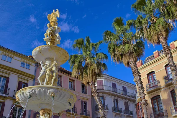 Fontein in de Plaza de la Constitucion in Malaga — Stockfoto