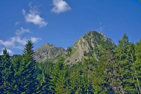 Aiguestortes Parkı'ndaki dağ manzarası — Stok fotoğraf