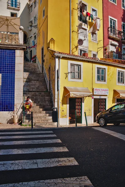 Zomer Kleurrijke Straten Van Lissabon Portugal — Stockfoto