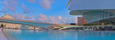 Köprü ve fütüristik bu 'nun detaylarıyla Valencia şehir panoraması