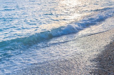 Günbatımı güneşli yaz gündüz sahilde