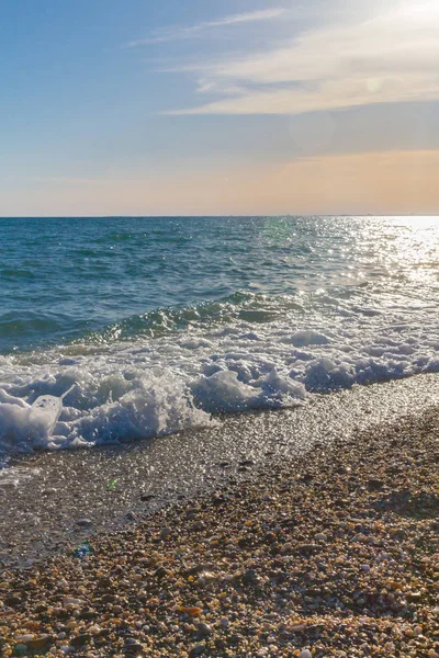 Günbatımı güneşli yaz gündüz sahilde