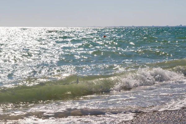 Playa Con Una Ola Verano Día Soleado — Foto de Stock