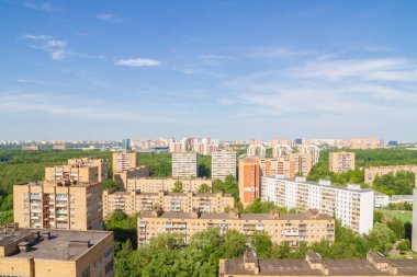 Khimki, Moskova bölgesi Rusya, 22 Haziran 2018. Yaz aylarında yüksek katlı yukarıdan Khimki, Moskova bölgesinin şehir görünümü.