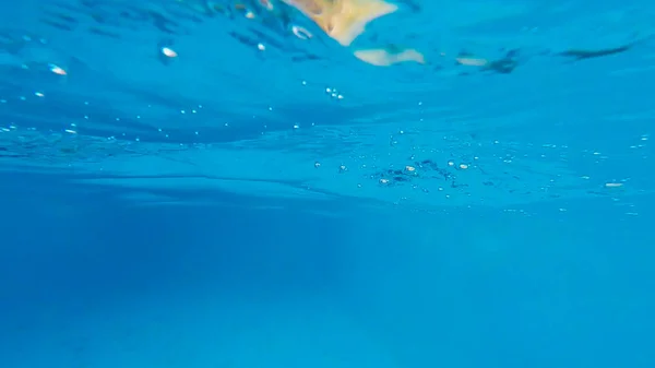 Foto Debaixo Água Parque Aquático Piscina Com Bolhas — Fotografia de Stock