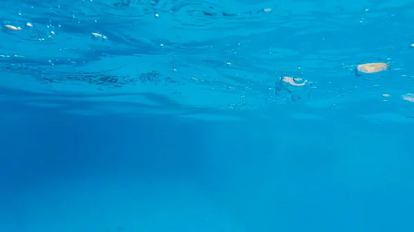 Foto Sotto Acqua Dalla Piscina Parco Acquatico Con Bolle — Foto Stock