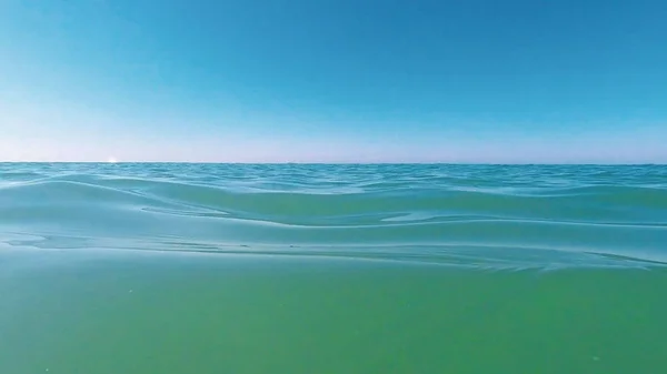 Вид Захватывающее Море Рядом Водой — стоковое фото