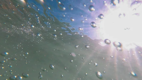 Underwater Havsutsikt Med Bubblor Från Rörelsen — Stockfoto