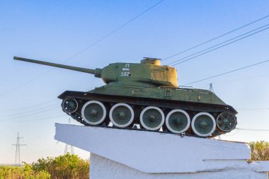Şehir, Demidov, Smolensk oblast, Rusya 08 2018 olabilir. Demidov şehir Savaşı kahramanlarından bellekte yüklü anıt tank