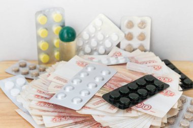 Hap ve uyuşturucu büyük Rus parası ile masaya yalan