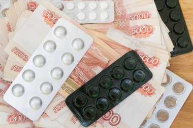 Hap ve uyuşturucu büyük Rus parası ile masaya yalan