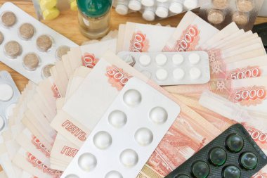 Hap ve uyuşturucu büyük Rus parası ile masaya yalan