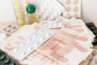 Hap ve uyuşturucu büyük Rus parası ile masaya yalan