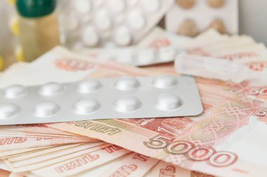 Hap ve uyuşturucu büyük Rus parası ile masaya yalan