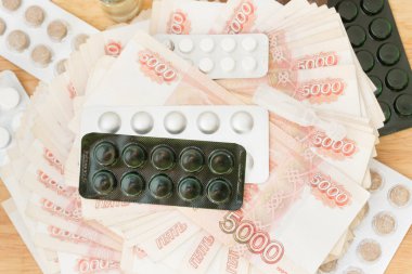 Hap ve uyuşturucu büyük Rus parası ile masaya yalan