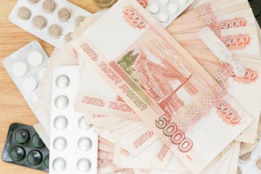 Hap ve uyuşturucu büyük Rus parası ile masaya yalan