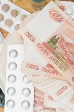 Hap ve uyuşturucu büyük Rus parası ile masaya yalan