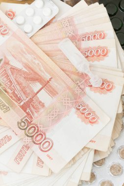 Hap ve uyuşturucu büyük Rus parası ile masaya yalan