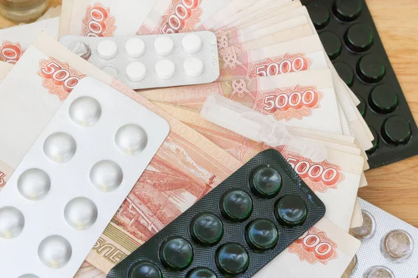 Hap ve uyuşturucu büyük Rus parası ile masaya yalan