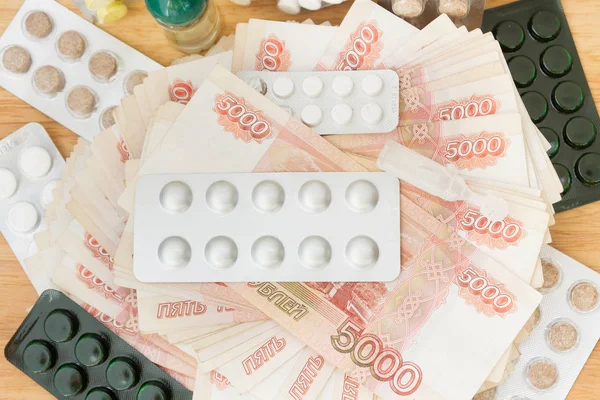 Hap ve uyuşturucu büyük Rus parası ile masaya yalan