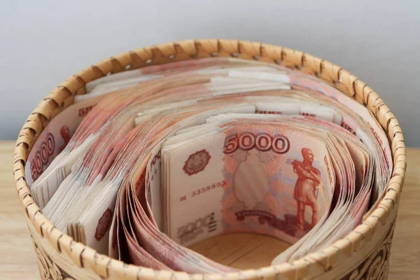 Big Russian Money Lies Wooden Wicker Box — Stock Photo, Image