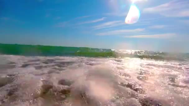 Ola Corre Playa Verano Día Soleado — Vídeo de stock