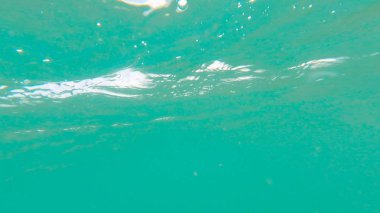 Fotoğraf sualtı deniz yaz kabarcıkları ile