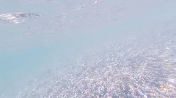 夏天的石头和鹅卵石在黑海海底的照片 — 图库照片