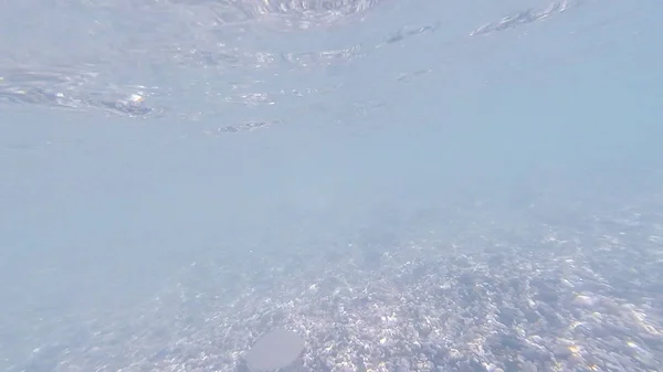 夏天的石头和鹅卵石在黑海海底的照片 — 图库照片
